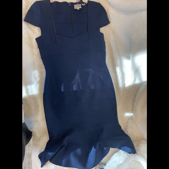 Herve Leger Bodycon dress - Picture 5 of 6